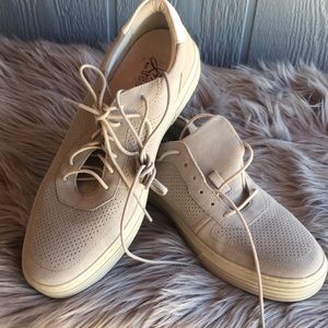 Johnson & Murphy Men’s light gray shoes